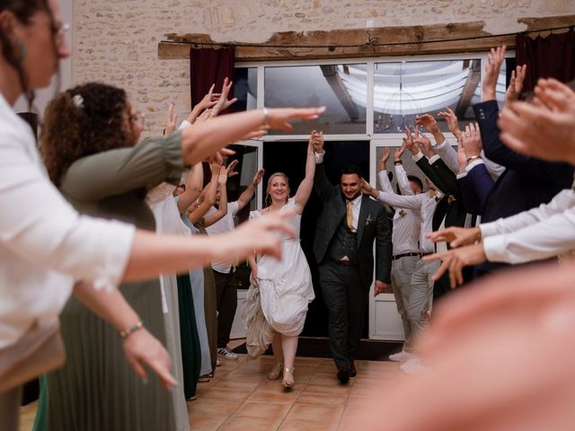 Le mariage de Antony et Pamela à Chapelle-Viviers, Vienne 44