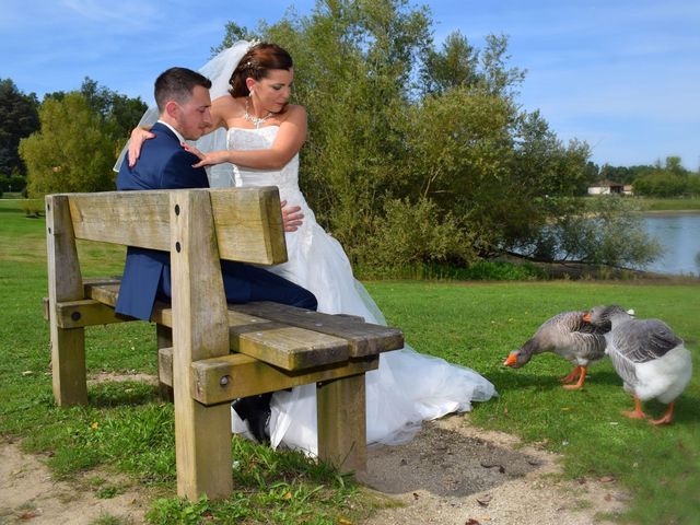 Le mariage de Adrien et Elsa à Génissac, Gironde 11