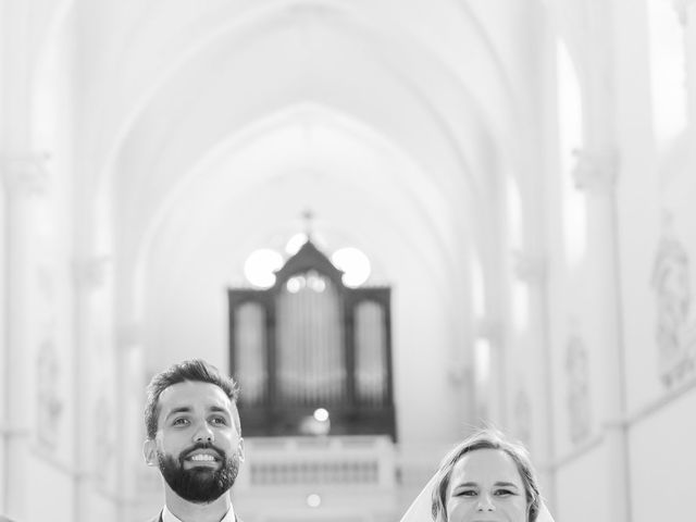 Le mariage de Wiliam et Valerie à Grignan, Drôme 44