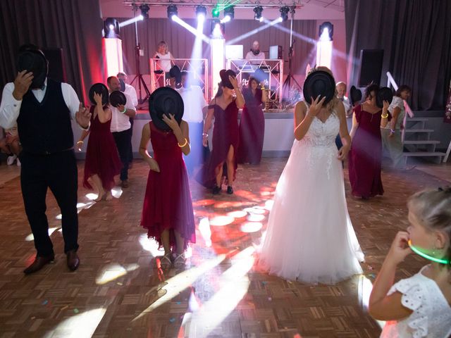 Le mariage de Bastien et Charlotte à Saint-Sauveur-d&apos;Aunis, Charente Maritime 84