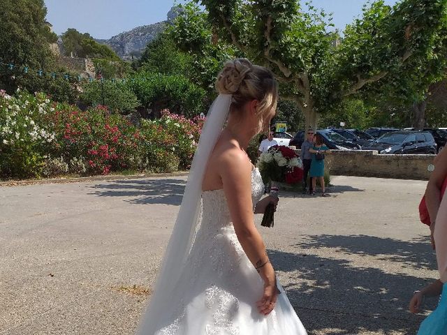 Le mariage de Nicolas et Marine à Velleron, Vaucluse 2