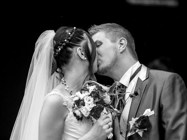 Le mariage de Jérémy et Stéphanie à Saint-Médard-en-Jalles, Gironde 24