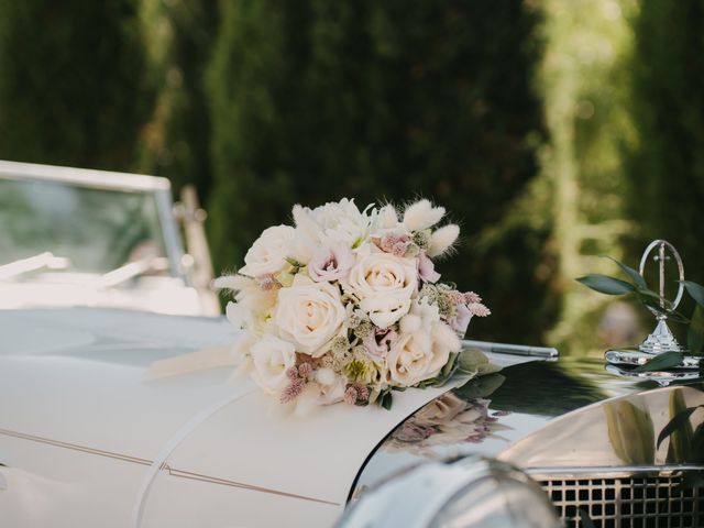 Le mariage de Fiona et Olivier à Villeneuve-les-Avignon, Gard 9