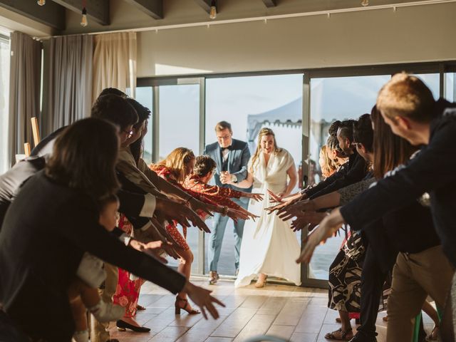 Le mariage de Anthony et Camille à Brignogan-Plage, Finistère 32