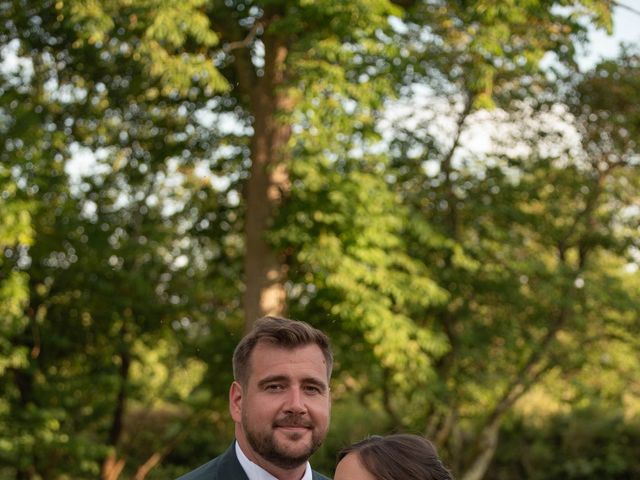 Le mariage de Thomas et Anais à Cazaux-Savès, Gers 11