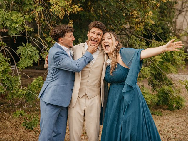 Le mariage de Damien et Anne-Charlotte à Léoville, Charente Maritime 27