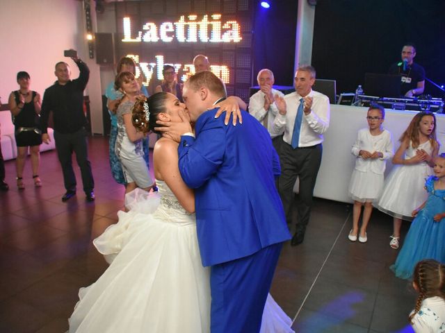 Le mariage de Sylvain  et Laëtitia  à Saint-Maximin-la-Sainte-Baume, Var 20