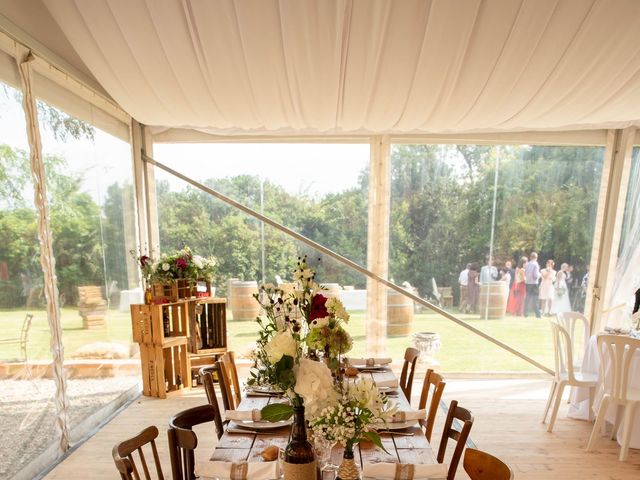 Le mariage de Emeric et Elise à Varennes, Haute-Garonne 29