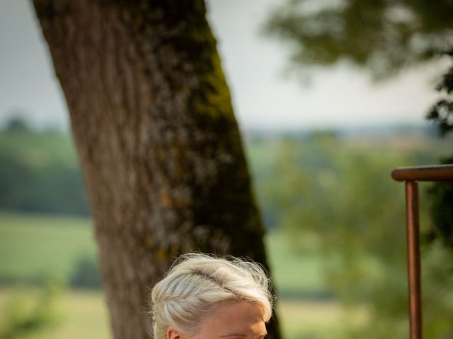 Le mariage de Emeric et Elise à Varennes, Haute-Garonne 35