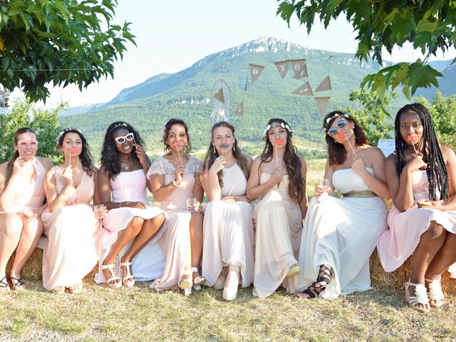 Le mariage de Mikaël et Cristelle à Noyers-sur-Jabron, Alpes-de-Haute-Provence 83