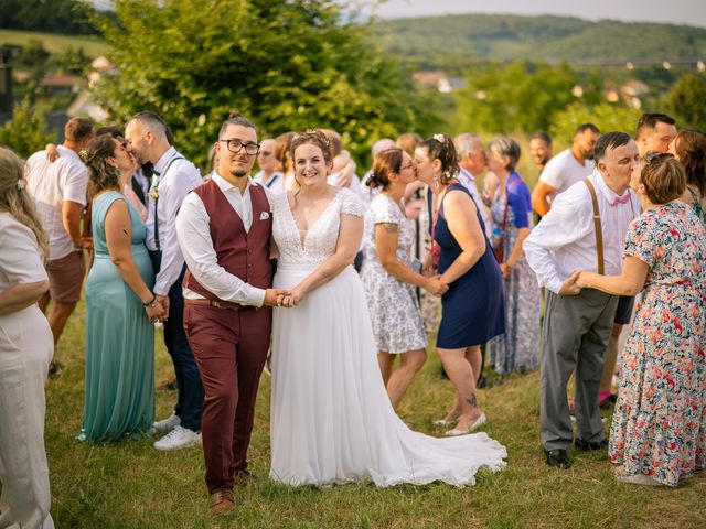 Le mariage de Aurélie et Florent à Vieux-Charmont, Doubs 44