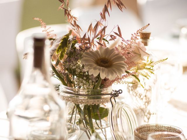 Le mariage de Pierre et Séverine à Uzerche, Corrèze 30