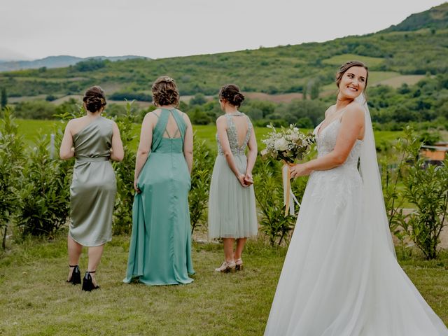 Le mariage de Krys et Mathilde à Aydat, Puy-de-Dôme 30