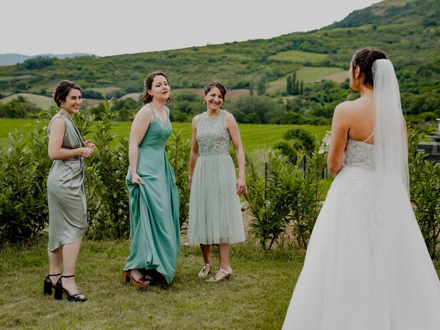 Le mariage de Krys et Mathilde à Aydat, Puy-de-Dôme 32