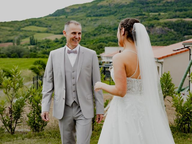 Le mariage de Krys et Mathilde à Aydat, Puy-de-Dôme 37