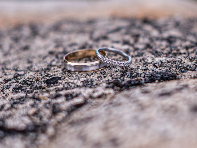 Le mariage de Elijah et Magali à Châteauneuf-sur-Isère, Drôme 33