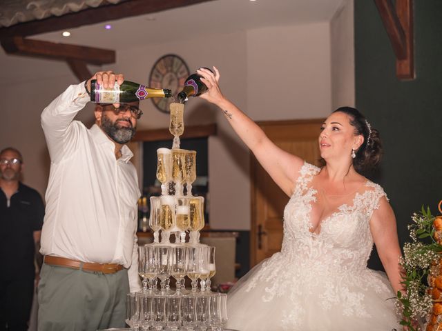 Le mariage de Elijah et Magali à Châteauneuf-sur-Isère, Drôme 59