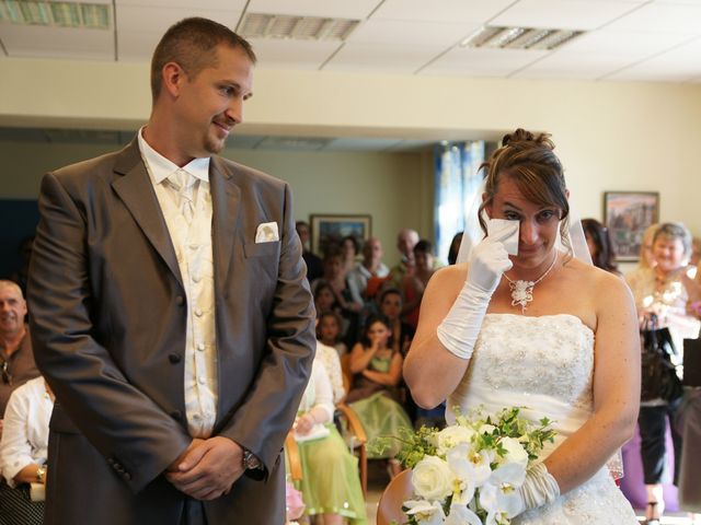 Le mariage de Tony et Severine à Porte-Joie, Eure 11