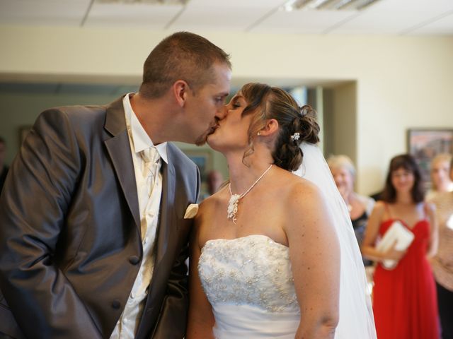 Le mariage de Tony et Severine à Porte-Joie, Eure 15