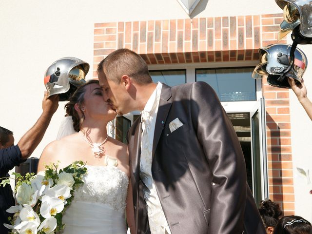 Le mariage de Tony et Severine à Porte-Joie, Eure 21