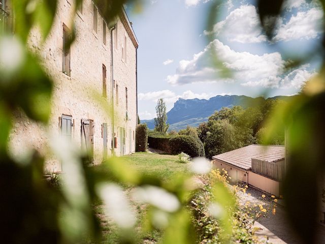 Le mariage de Elodie et Alexandre à Mirabel-et-Blacons, Drôme 2