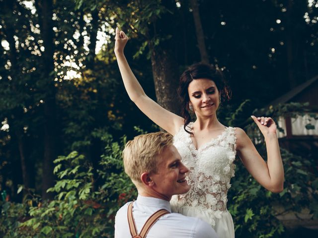 Le mariage de Karl et Céline à Champagné-les-Marais, Vendée 32