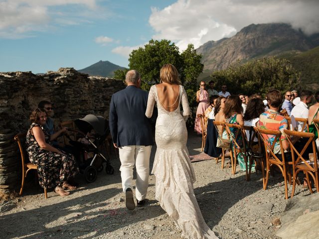 Le mariage de Claudio et Victoria à Nonza, Corse 6