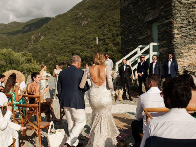 Le mariage de Claudio et Victoria à Nonza, Corse 7