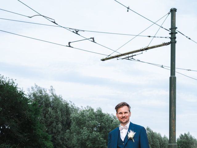 Le mariage de Jonathan et Camille à Wambrechies, Nord 12
