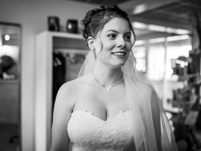 Le mariage de Stéphane et Loryne à Neuchâtel-Urtière, Doubs 16