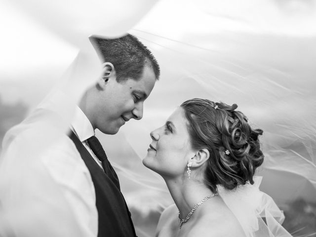 Le mariage de Stéphane et Loryne à Neuchâtel-Urtière, Doubs 38