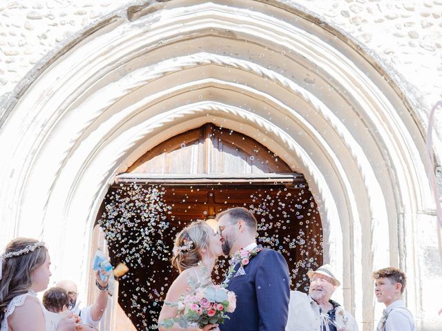 Le mariage de Gerald et Solene à Richerenches, Vaucluse 8