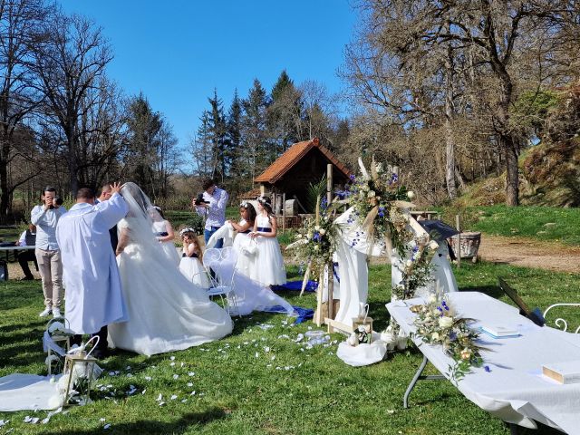 Le mariage de Jérôme et Lalaina à Miremont , Puy-de-Dôme 5