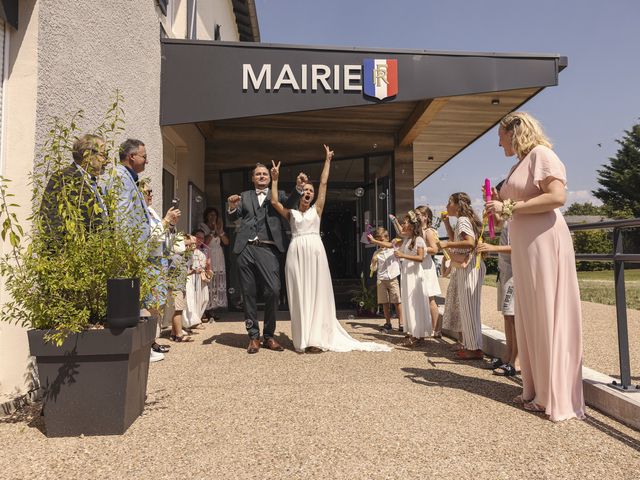 Le mariage de Benoît et Virginie à Toussieux, Ain 26