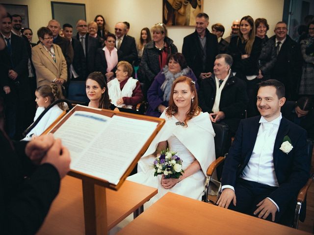 Le mariage de Jean-Sébastien et Hélène à Saint-Marcel-Bel-Accueil, Isère 28