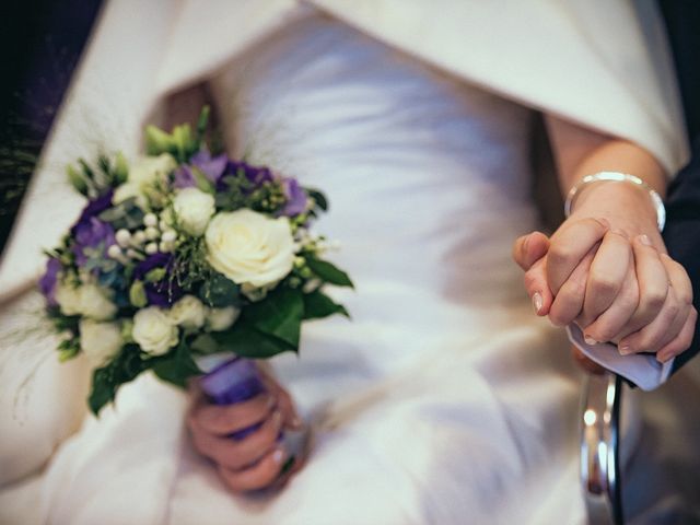 Le mariage de Jean-Sébastien et Hélène à Saint-Marcel-Bel-Accueil, Isère 31