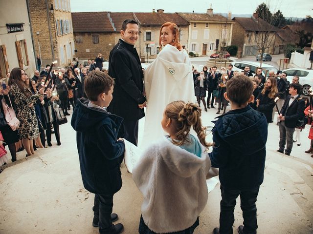 Le mariage de Jean-Sébastien et Hélène à Saint-Marcel-Bel-Accueil, Isère 39