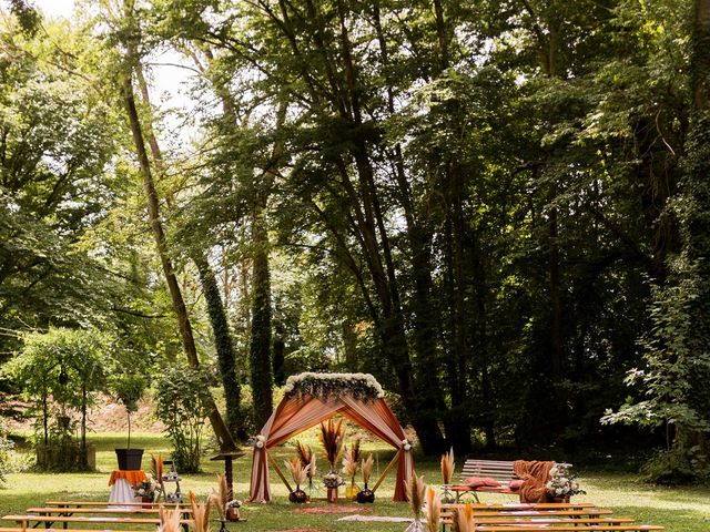 Le mariage de Arnaud et Amélie à Montaulin, Aube 4