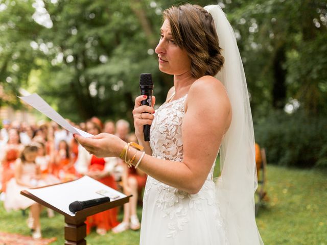 Le mariage de Arnaud et Amélie à Montaulin, Aube 24