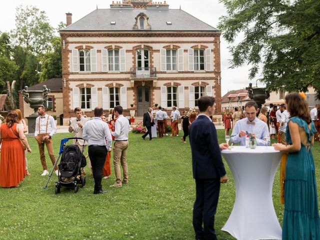 Le mariage de Arnaud et Amélie à Montaulin, Aube 32