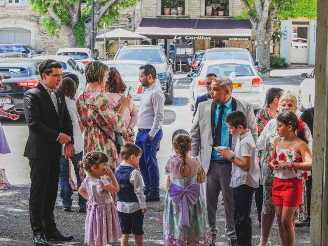 Le mariage de Guenola et Christophe à Lacoste, Vaucluse 6