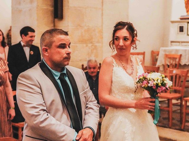 Le mariage de Guenola et Christophe à Lacoste, Vaucluse 16