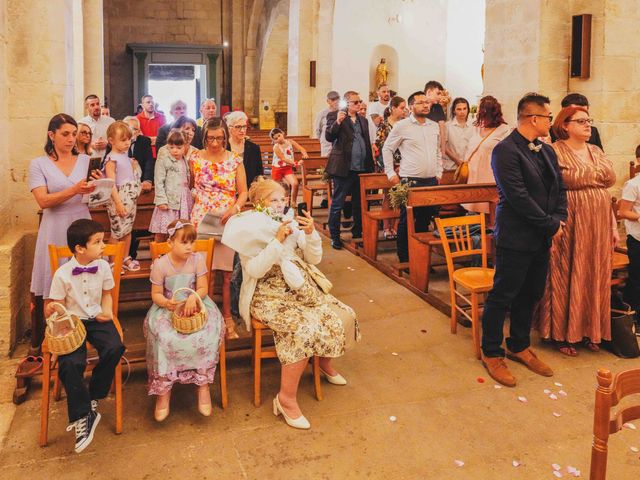 Le mariage de Guenola et Christophe à Lacoste, Vaucluse 19