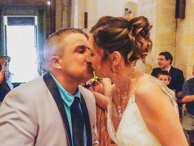Le mariage de Guenola et Christophe à Lacoste, Vaucluse 23