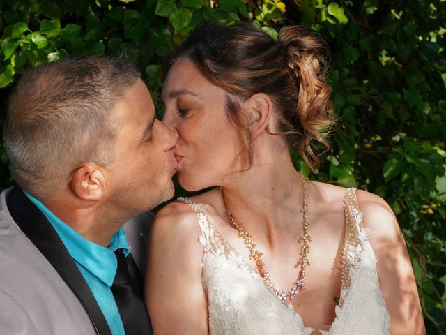 Le mariage de Guenola et Christophe à Lacoste, Vaucluse 45