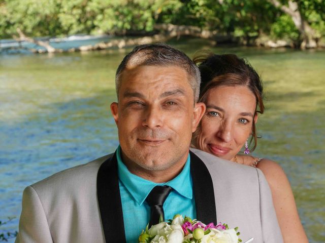 Le mariage de Guenola et Christophe à Lacoste, Vaucluse 47