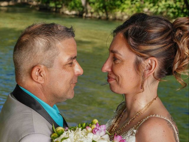 Le mariage de Guenola et Christophe à Lacoste, Vaucluse 52