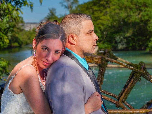 Le mariage de Guenola et Christophe à Lacoste, Vaucluse 55