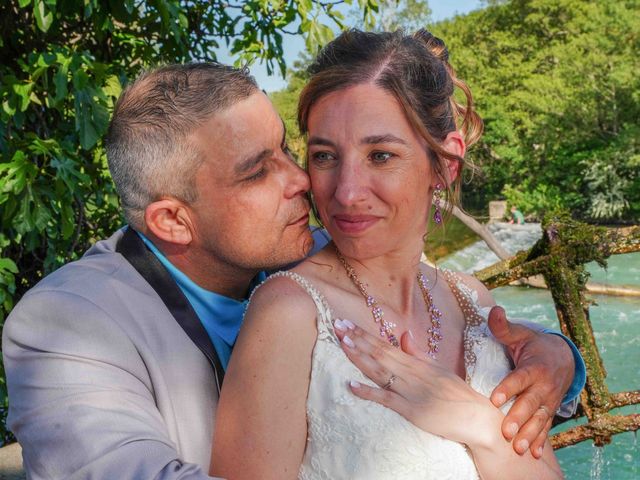 Le mariage de Guenola et Christophe à Lacoste, Vaucluse 57