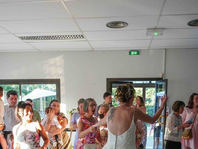 Le mariage de Guenola et Christophe à Lacoste, Vaucluse 63